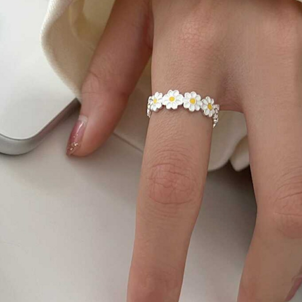 NEW Daisy Flower Women's Adjustable Ring
